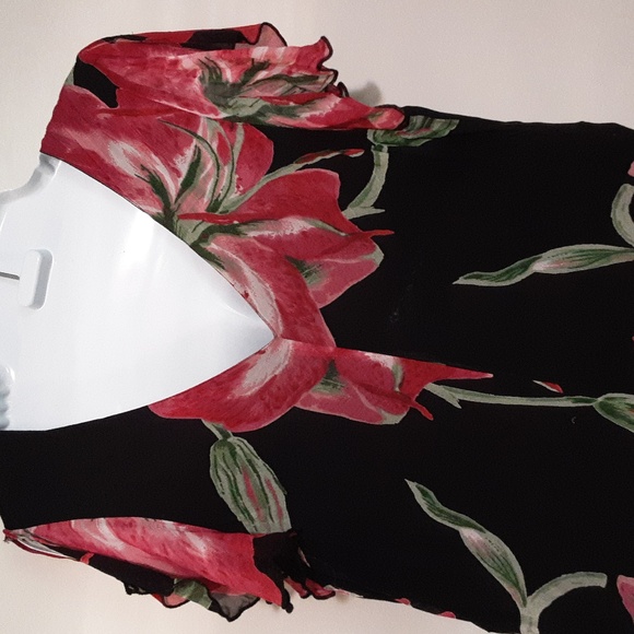 Floral V-Neck Dress - Picture 3 of 10